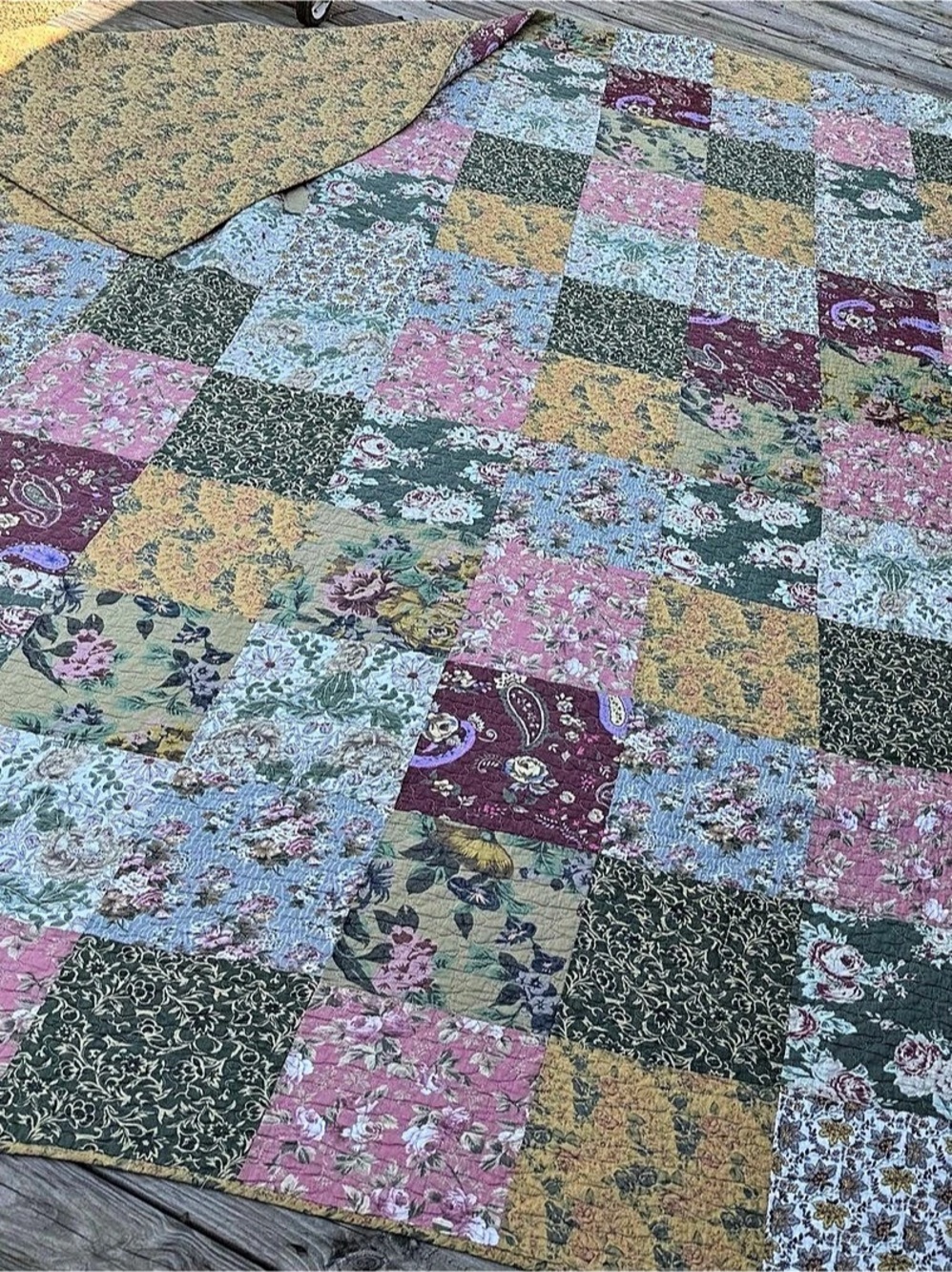 Vintage Cottage Core King Size Floral Patchwork Print 60Quilt Multicolor